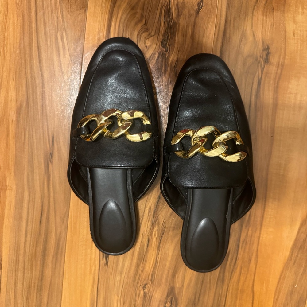 Black mules with gold chain